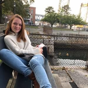 Meet your Posher, Amelia